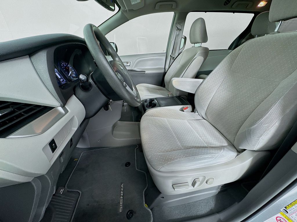 Used Car 2019 Toyota Sienna  Le For Sale Under $25,000 In Austin, Texas