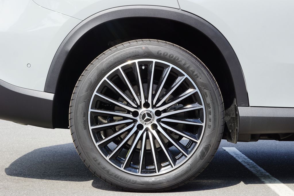 Thumbnail: 2026 Mercedes-Benz GLC - 15
