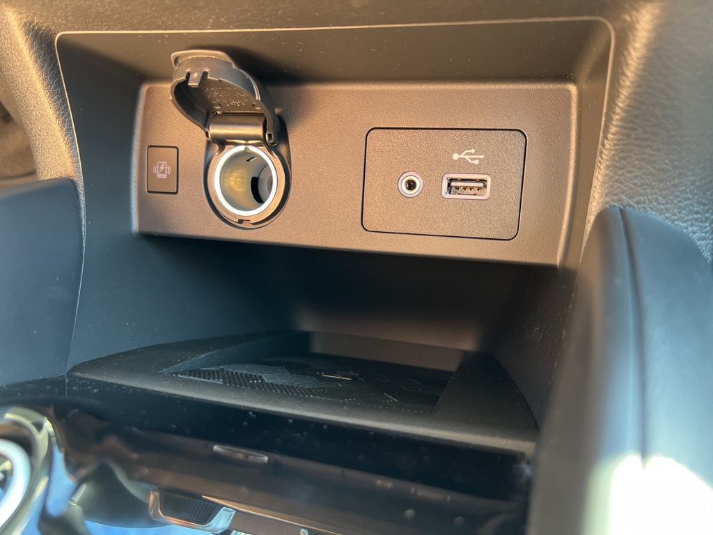 2025 Gray Sky Pearl Nissan Versa 1.6 SV FWD Sedan
