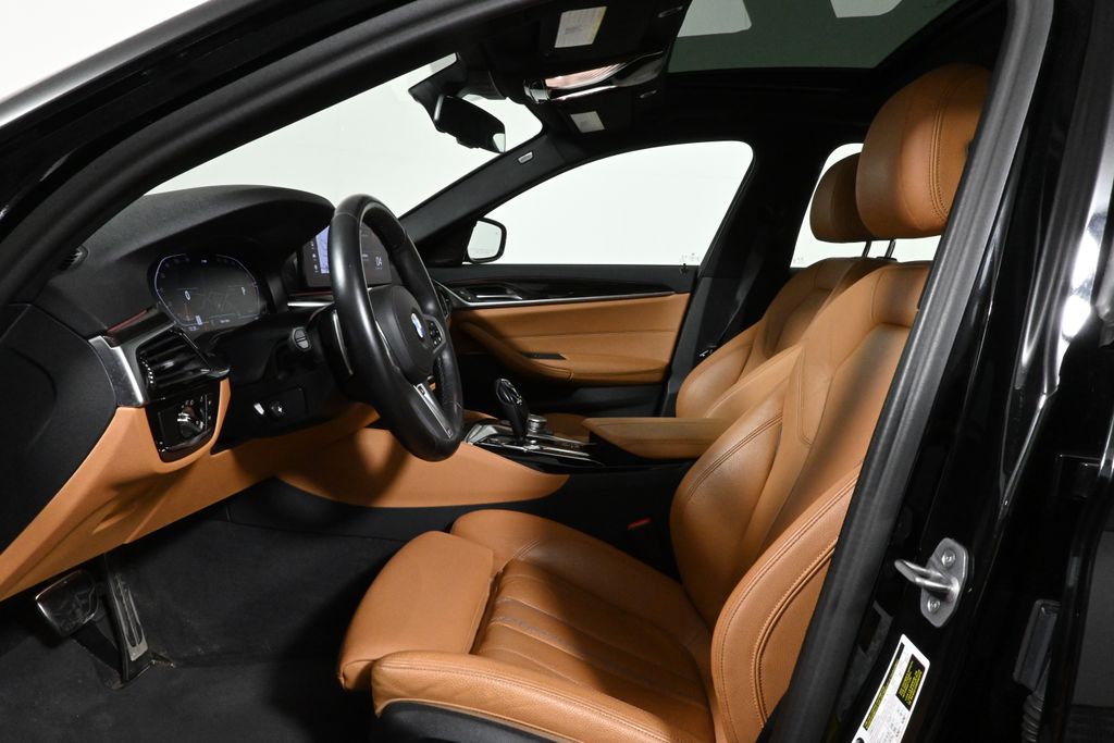 Thumbnail: 2023 BMW 5 Series - 3