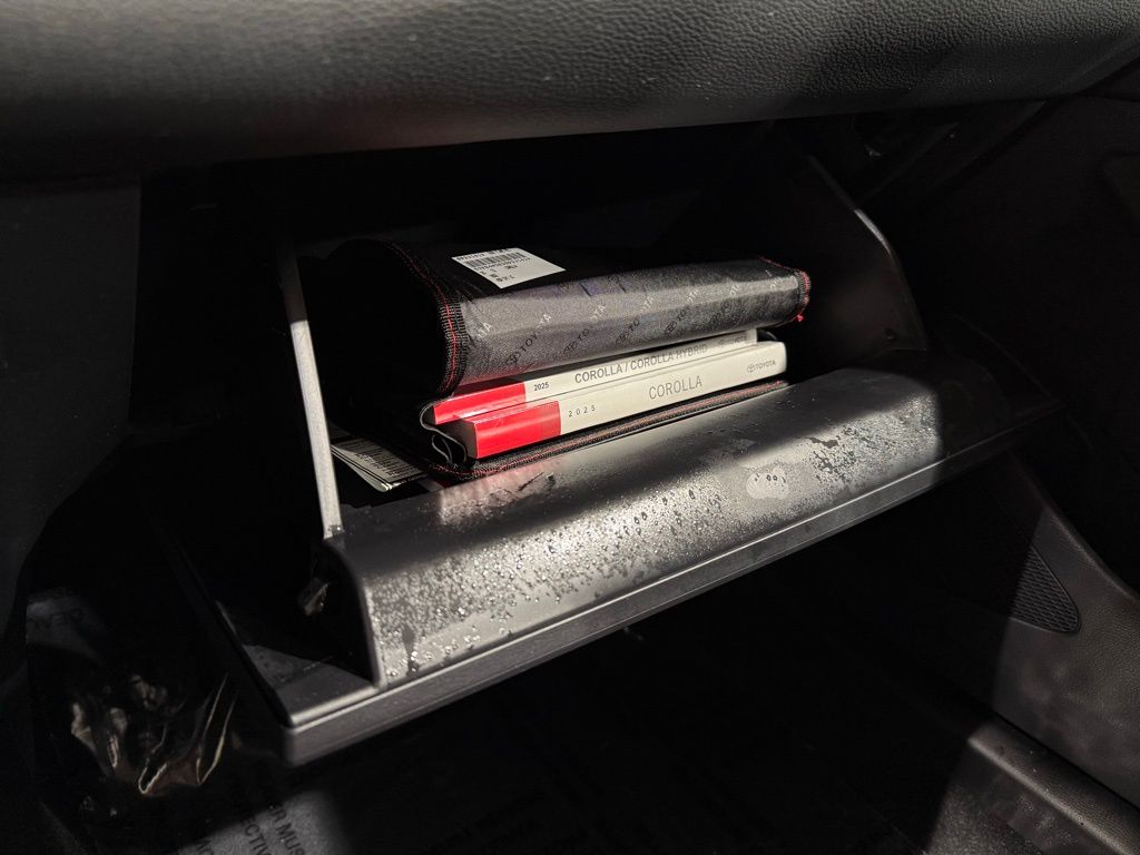 Thumbnail: 2025 Toyota Corolla - 26