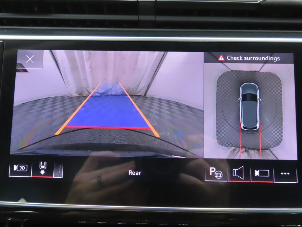 Thumbnail: 2023 Audi Q7 - 15