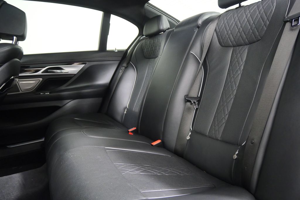 2018 BMW 7 Series 740i xDrive 15