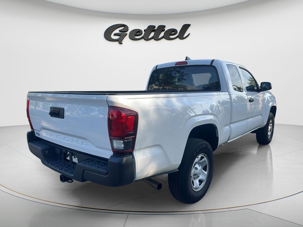 Used 2022 White Toyota SR image 8