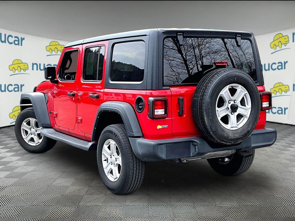 2023 Jeep Wrangler — photo 4