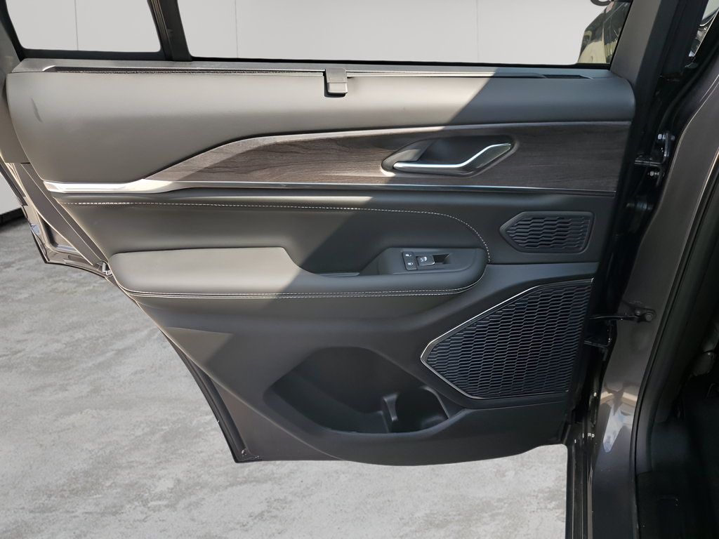 New Car 2025 Jeep Grand Cherokee  Overland For Sale Under $60,000 In Austin, Texas