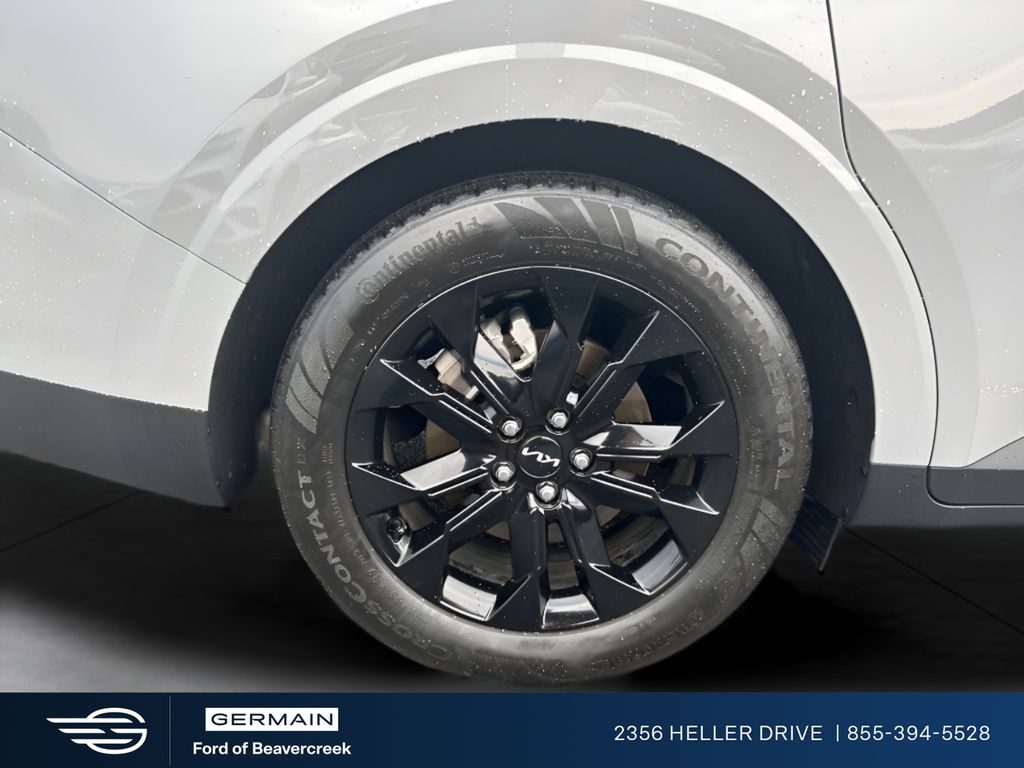 Used 2024 White Kia SX Prestige image 28