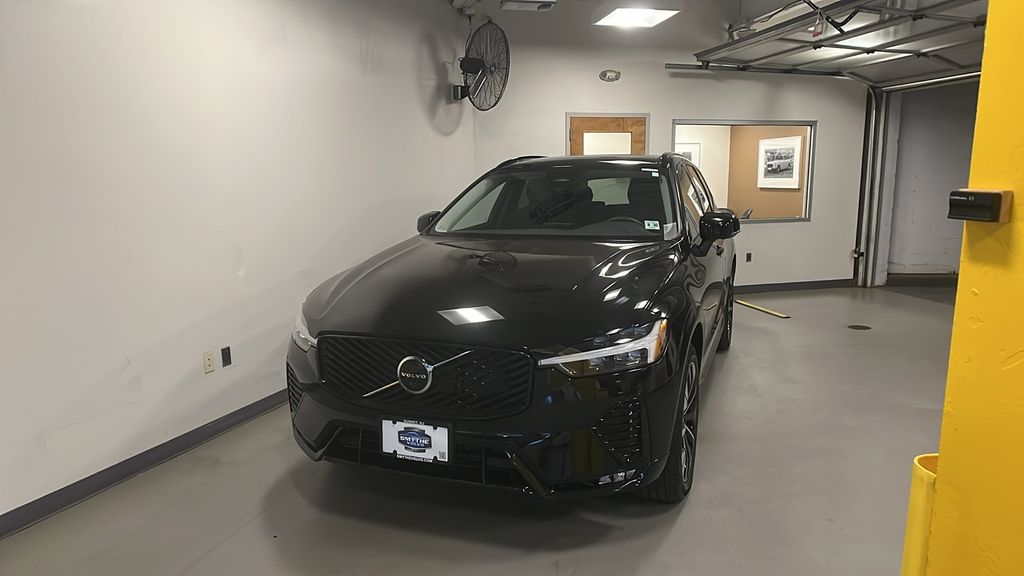 2026 Volvo XC60 B5 Plus AWD