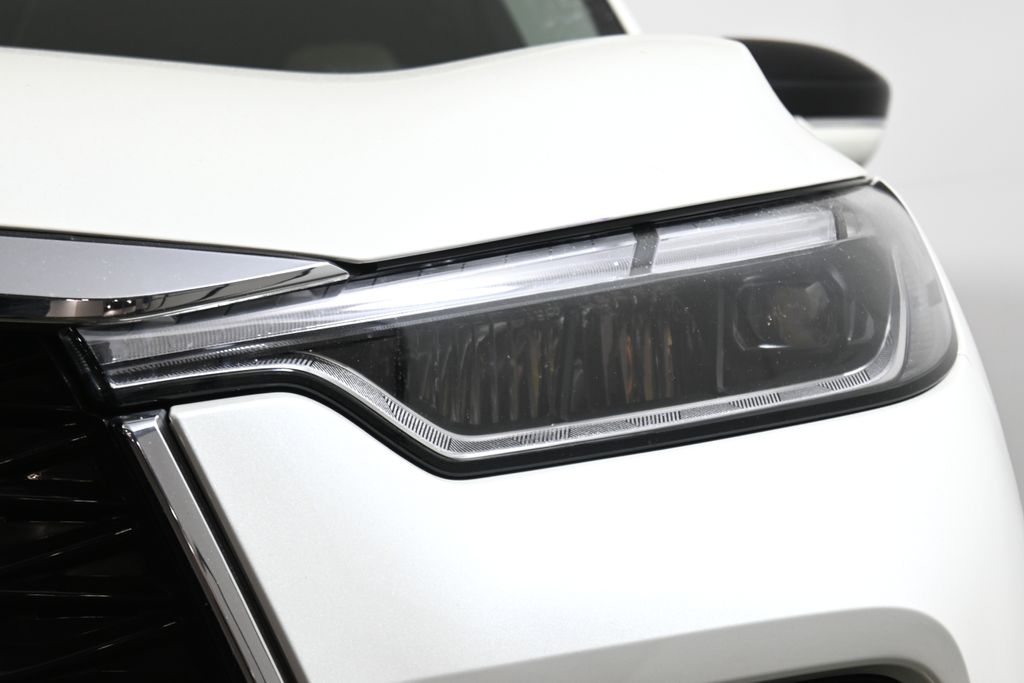 Thumbnail: 2023 INFINITI QX60 - 11