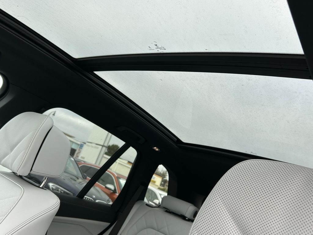 Thumbnail: 2026 BMW X5 - 16