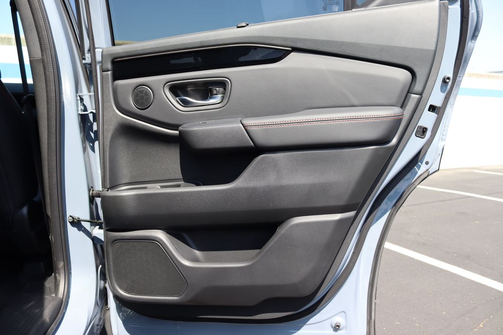 Thumbnail: 2025 Honda Pilot - 16