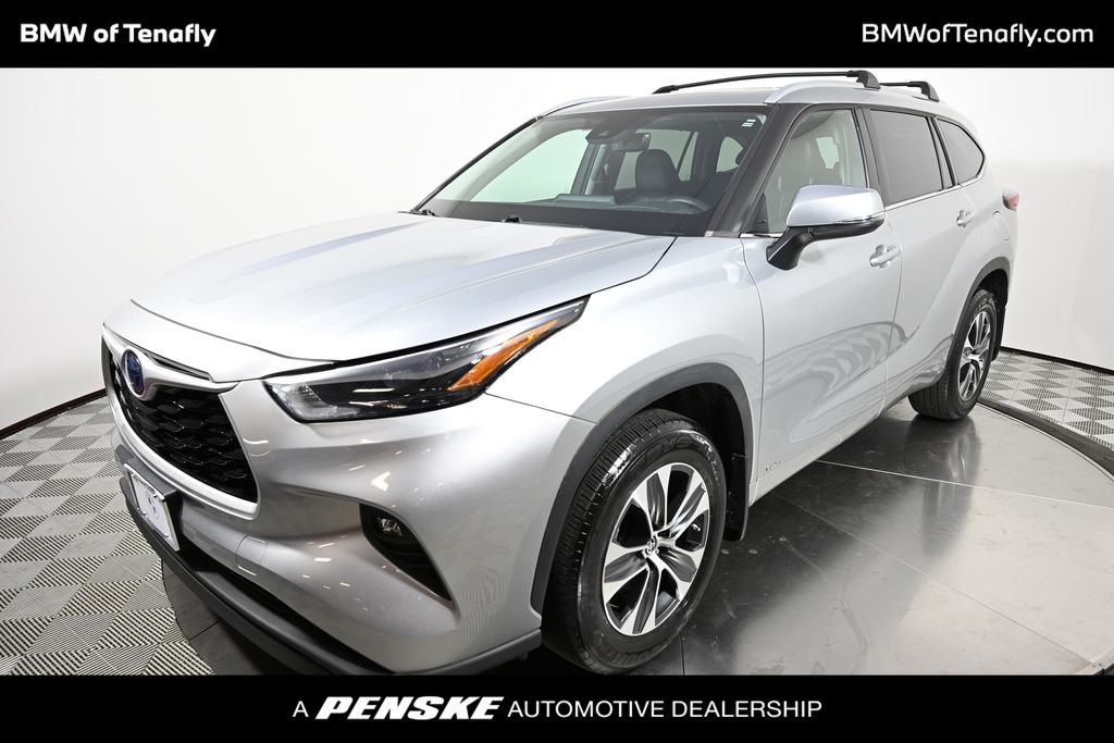 2022 Toyota Highlander XLE -
                Tenafly, NJ