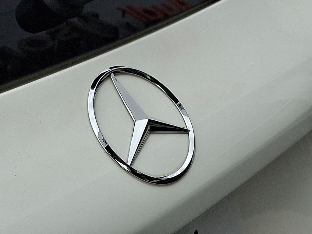 Thumbnail: 2017 Mercedes-Benz GLC - 31