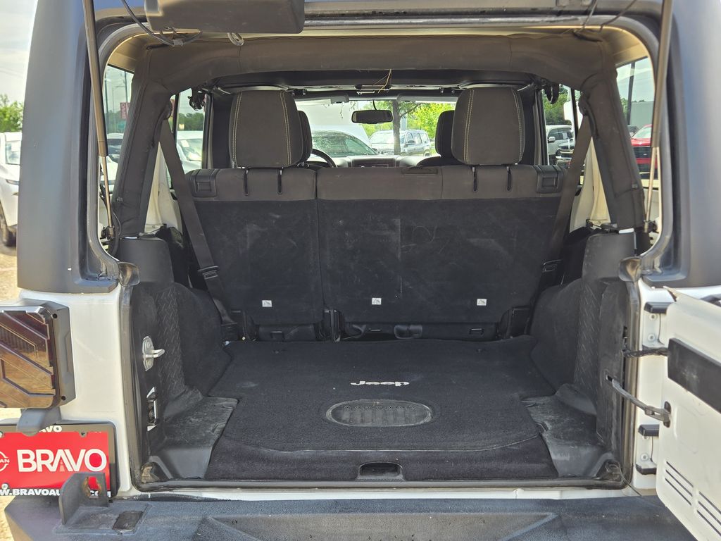 2016 Jeep Wrangler Unlimited Rubicon White at Legacy Ford
