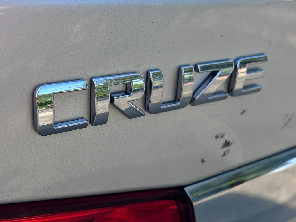 Used 2016 Silver Ice Metallic Chevrolet LS image 6