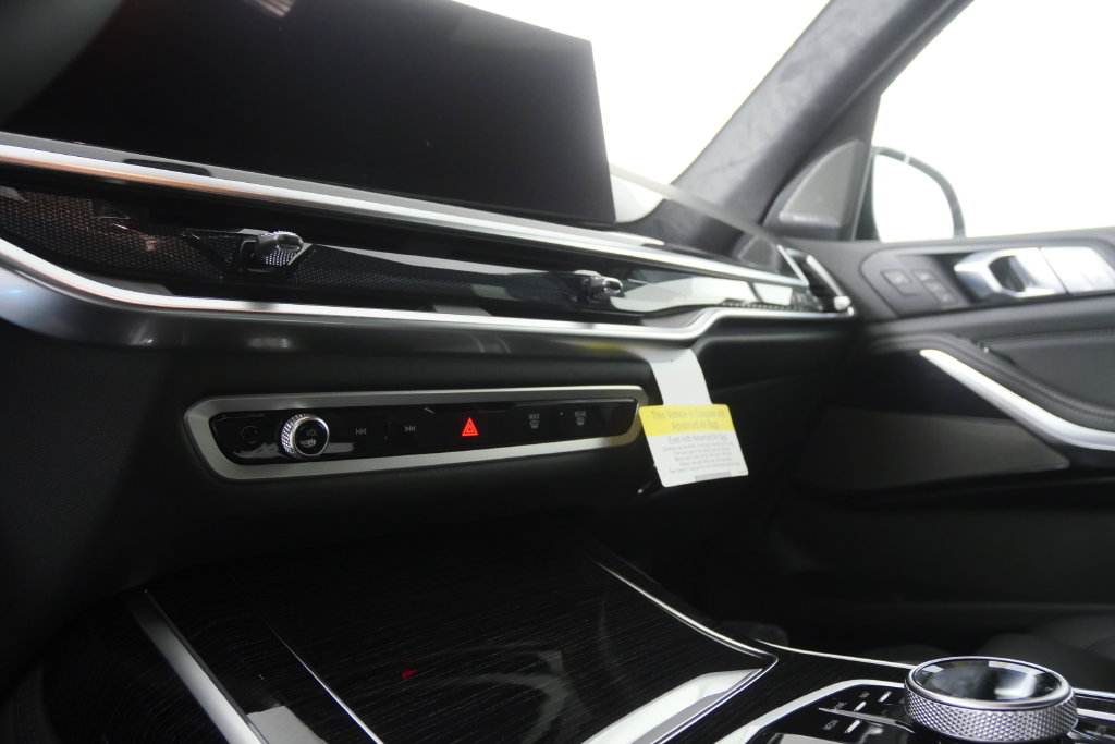 Thumbnail: 2027 BMW X7 - 23