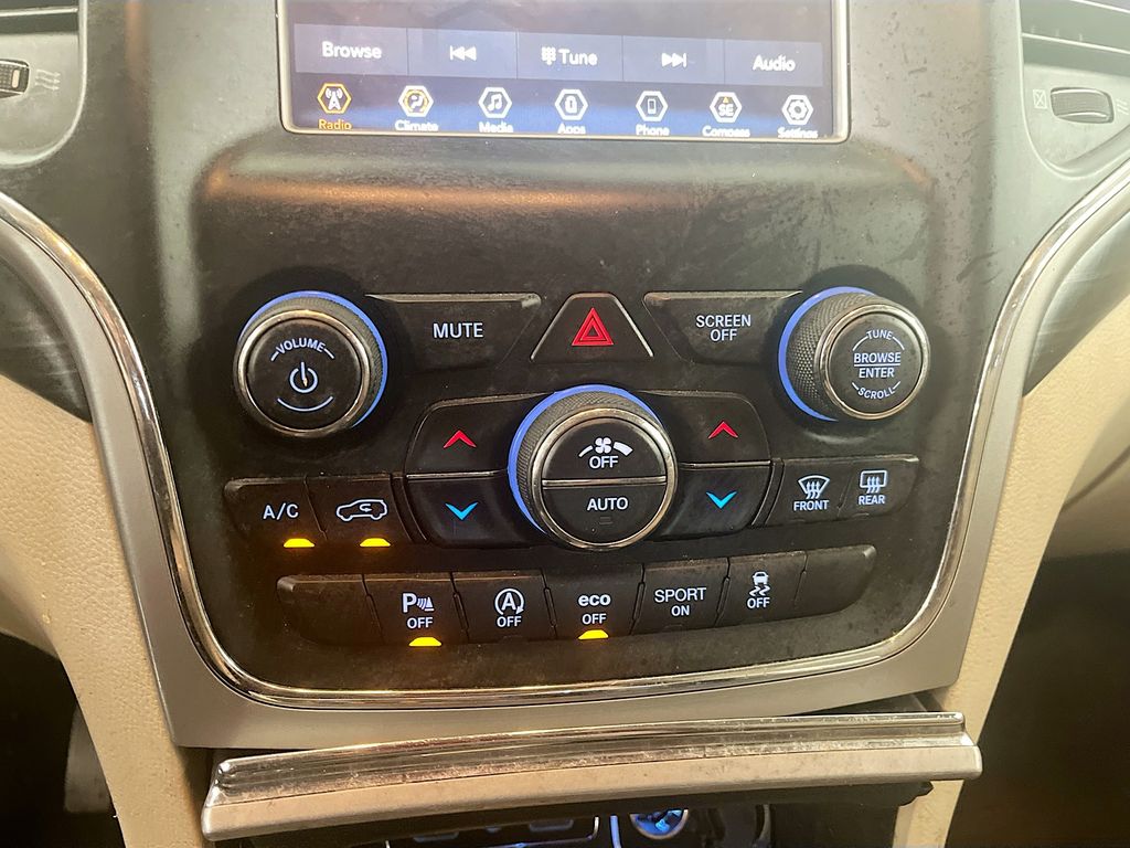 Used 2019 Silver Jeep Laredo image 15