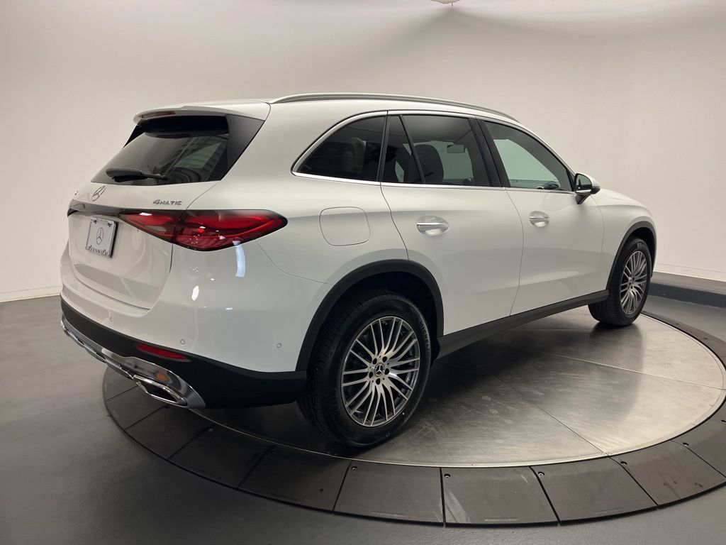Thumbnail: 2026 Mercedes-Benz GLC - 7