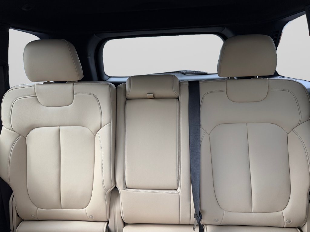 2023 Jeep Grand Cherokee Limited Silver at Auto Express Mitsubishi