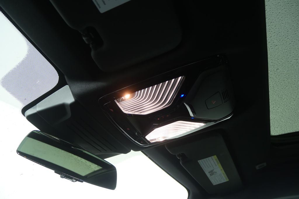 Thumbnail: 2025 BMW X6 - 21