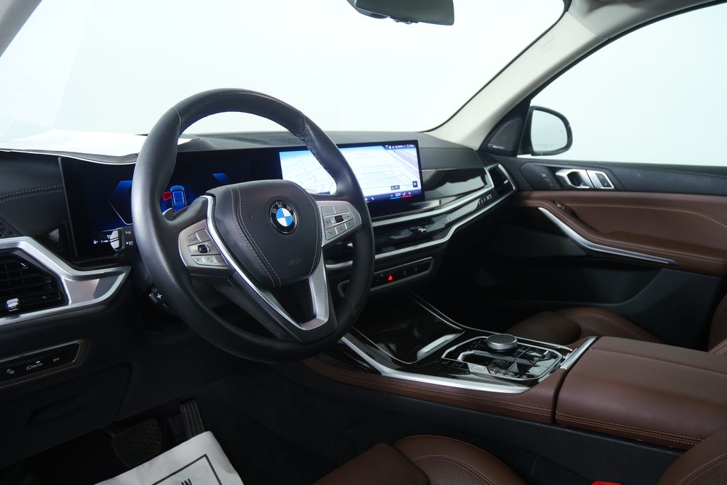 Thumbnail: 2025 BMW X7 - 13