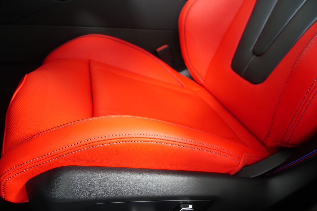 Thumbnail: 2026 BMW M5 - 12