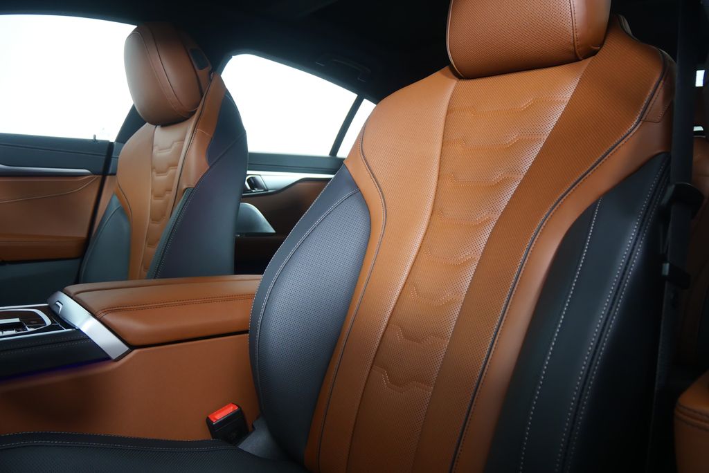 Thumbnail: 2026 BMW 8 Series - 11