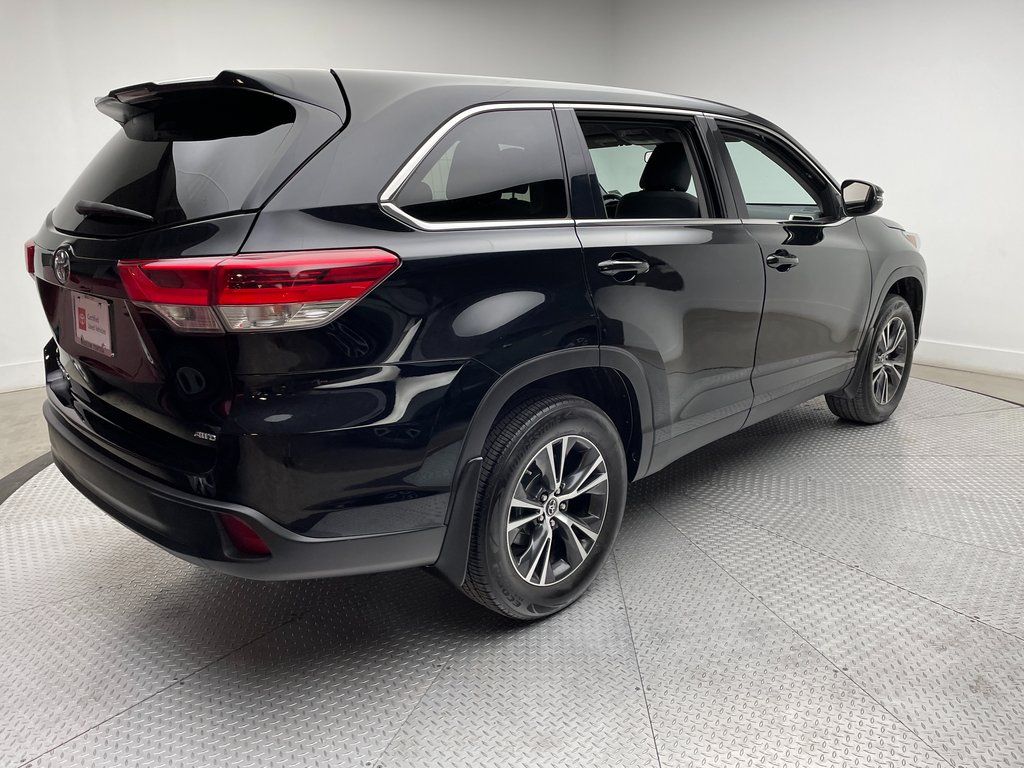 Thumbnail: 2019 Toyota Highlander - 5