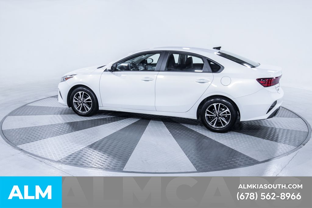 2024 Kia Forte LXS photo 3