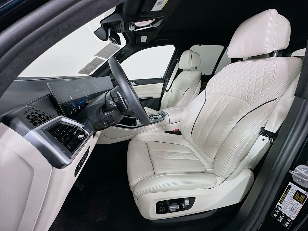 Thumbnail: 2025 BMW X5 - 21