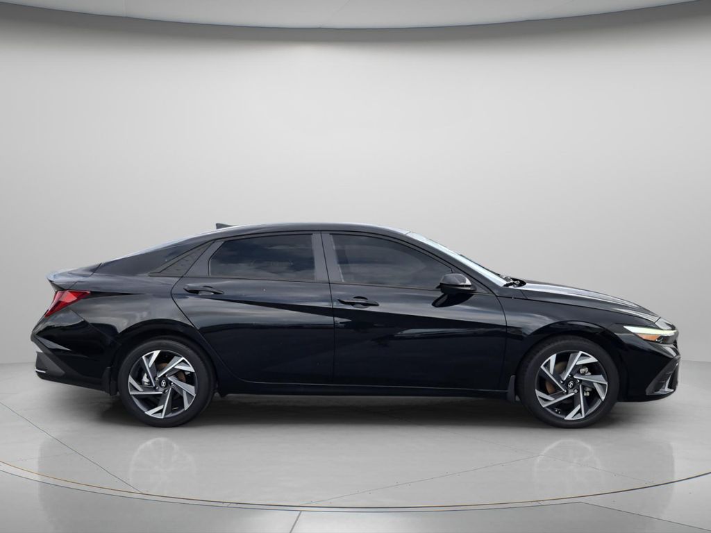 2025 Hyundai Elantra - $19,999