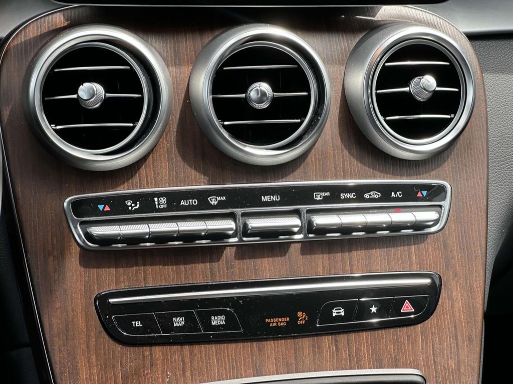 2022 Mercedes-Benz GLC 300 12