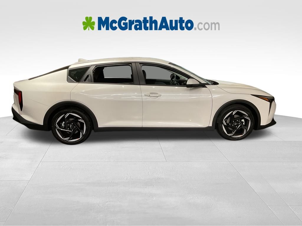 New 2025 White Kia EX image 2