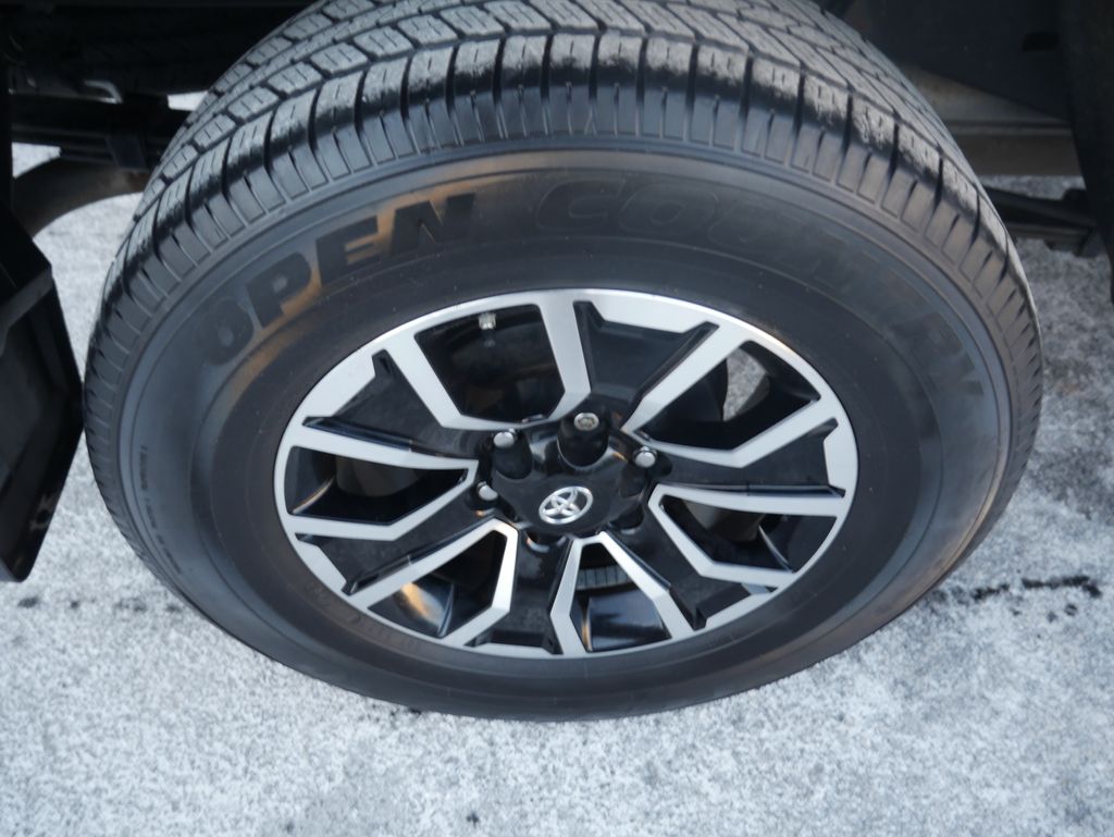 Thumbnail: 2021 Toyota Tacoma - 13