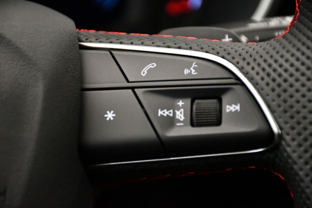 Thumbnail: 2025 Audi Q3 - 25