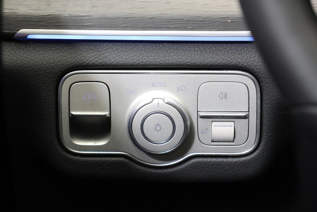 Thumbnail: 2026 Mercedes-Benz GLE - 19