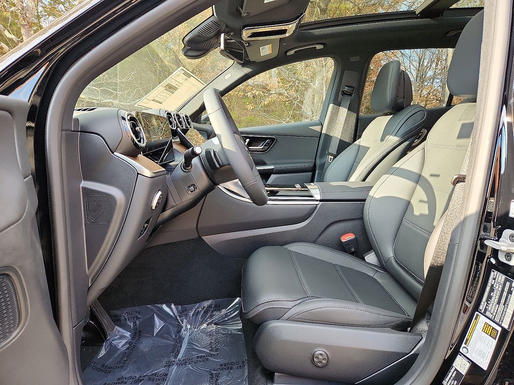 Thumbnail: 2026 Mercedes-Benz GLC - 9