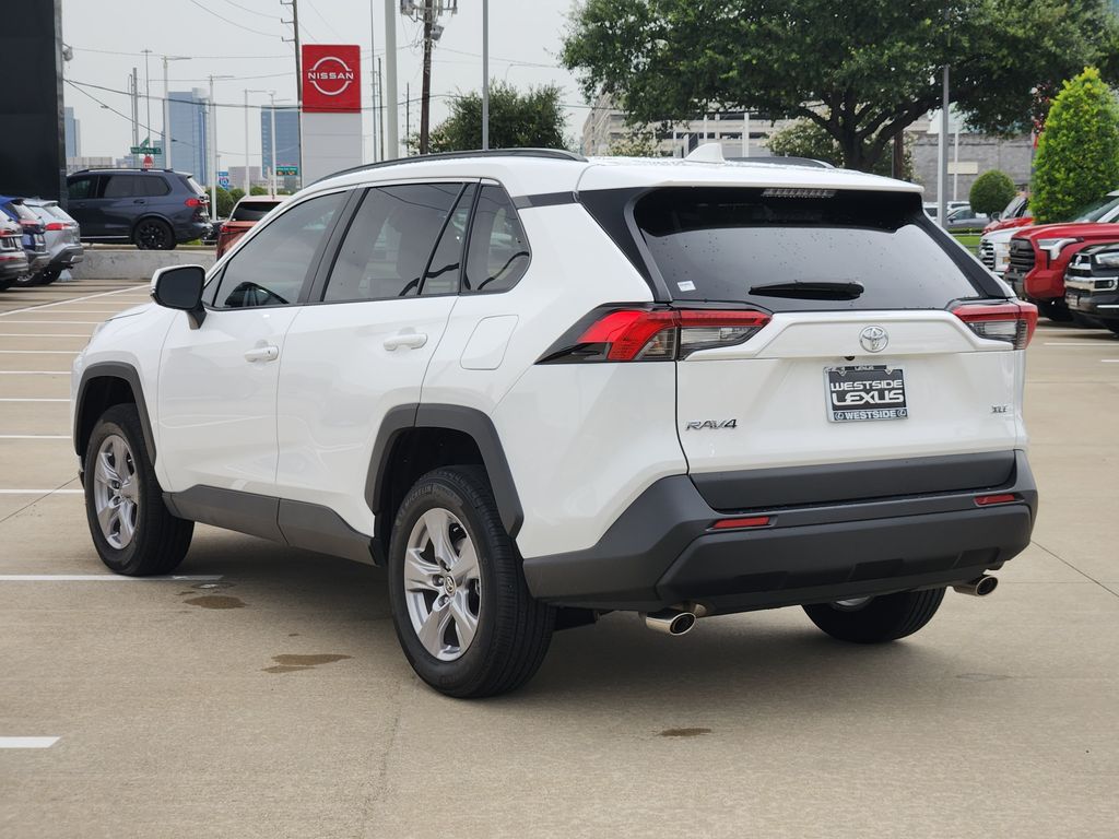 2025 Toyota RAV4 XLE - 4