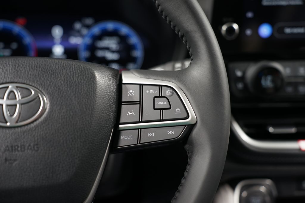 2025 Toyota Grand Highlander Limited 13