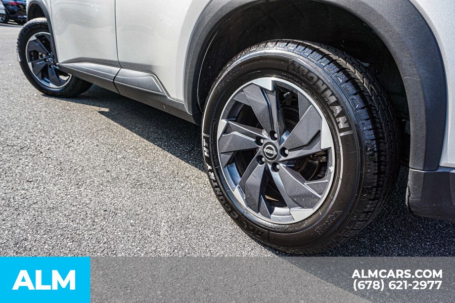 Used 2024 Silver Nissan SV image 15