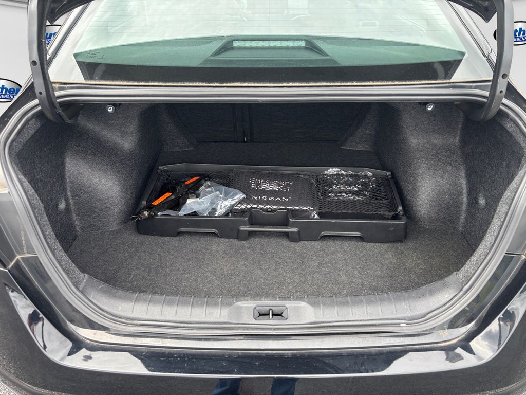 2024 Nissan Altima 2.5 SR Black at Bob Ruth Ford