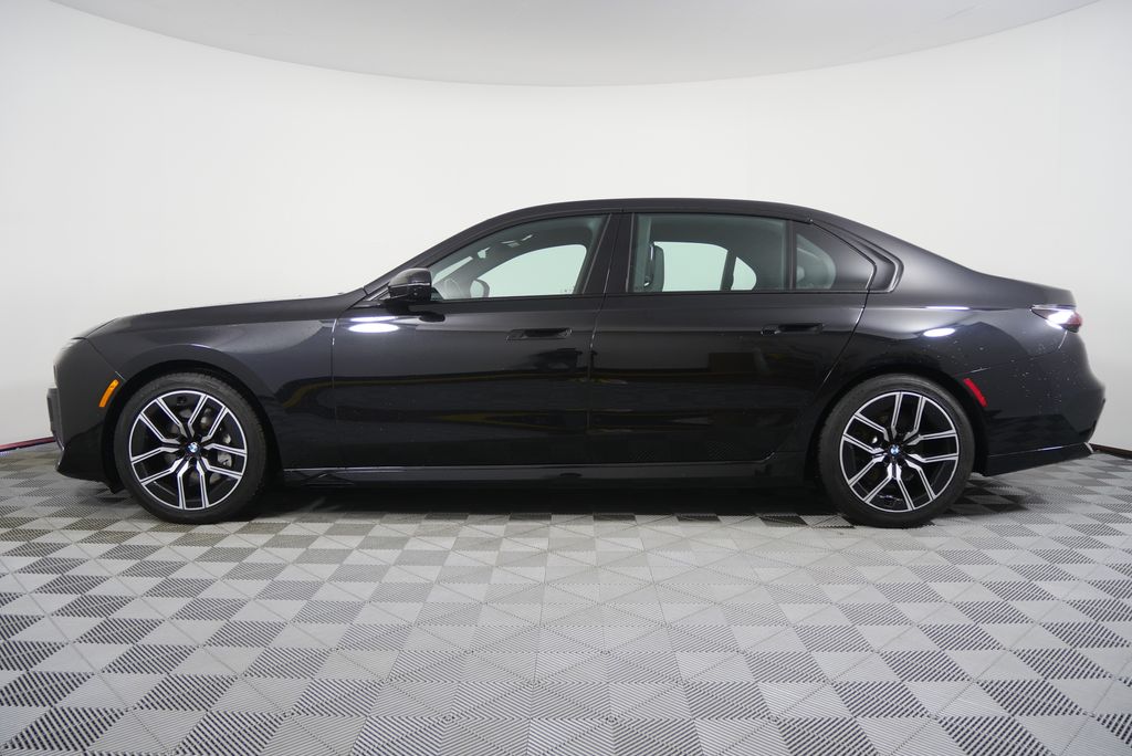 Thumbnail: 2024 BMW 7 Series - 6