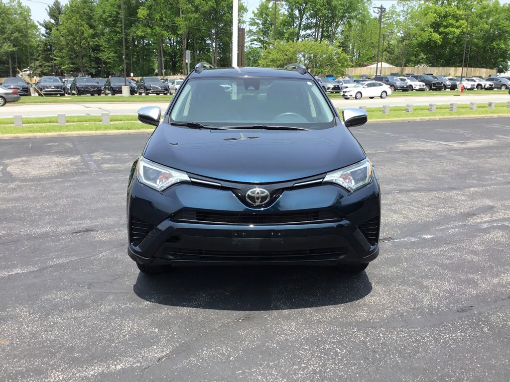 2018 Toyota RAV4 LE 8