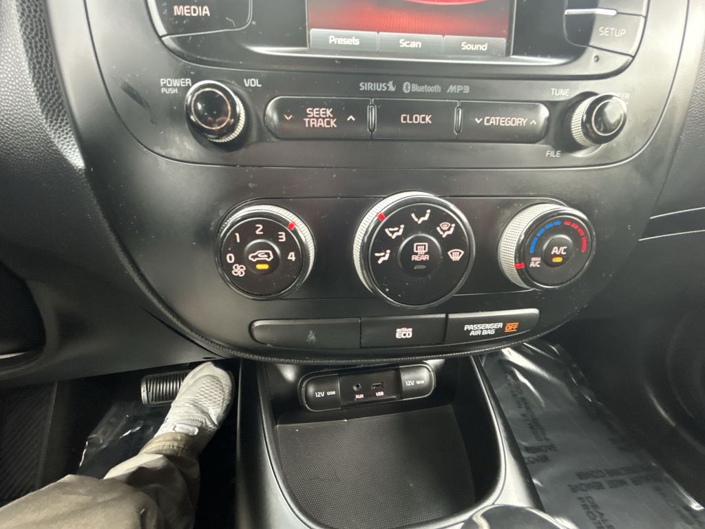 Thumbnail: 2014 Kia Soul - 17