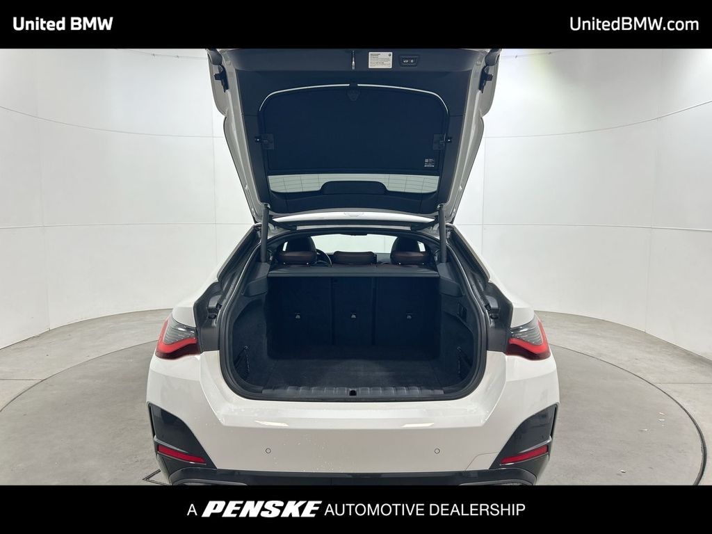 Thumbnail: 2022 BMW i4 - 22