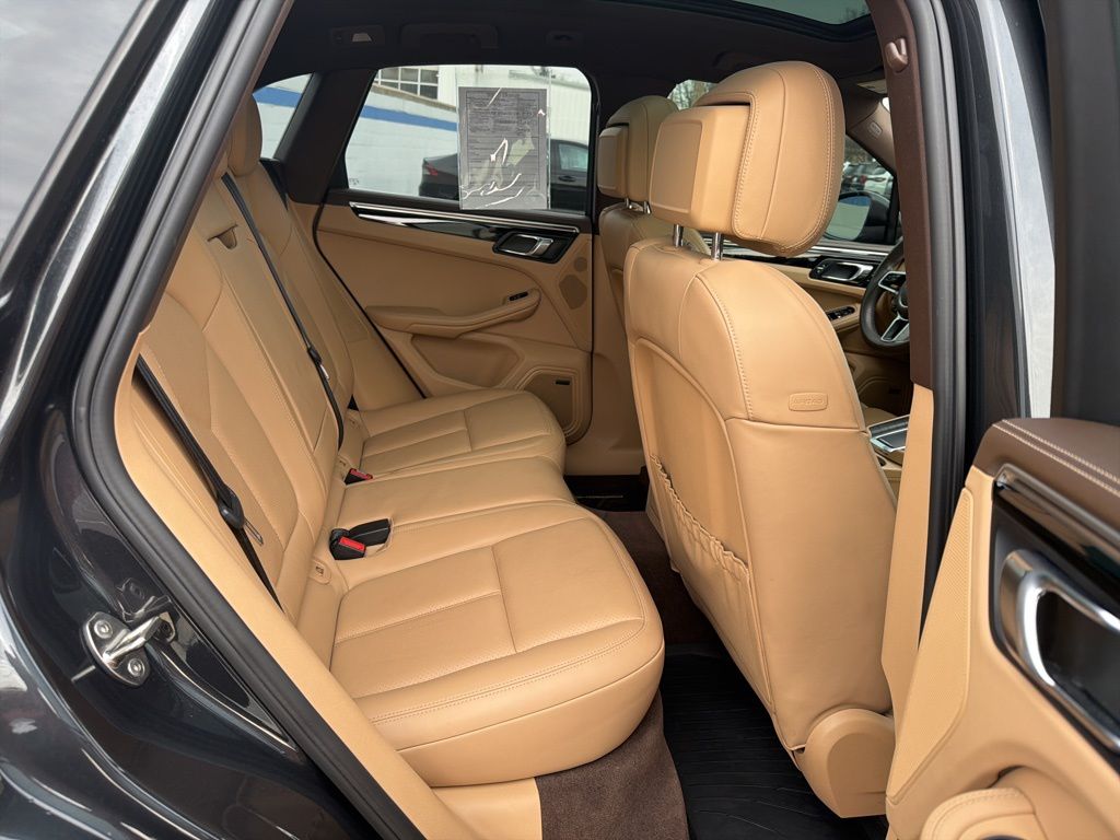 Thumbnail: 2017 Porsche Macan - 24