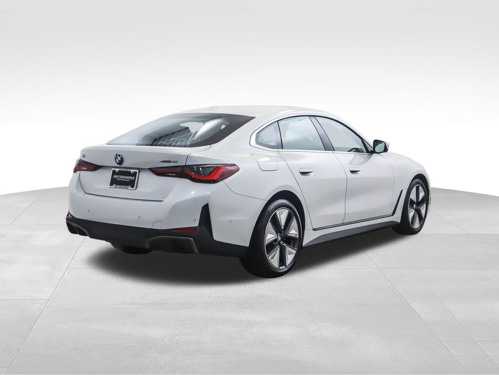 Thumbnail: 2026 BMW i4 - 5