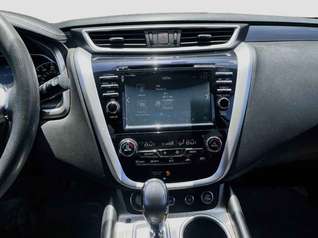 Used 2017 Black Nissan Platinum image 15