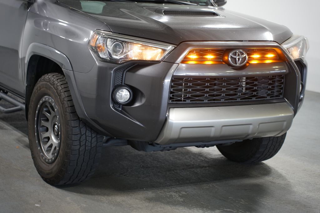 Thumbnail: 2018 Toyota 4Runner - 4