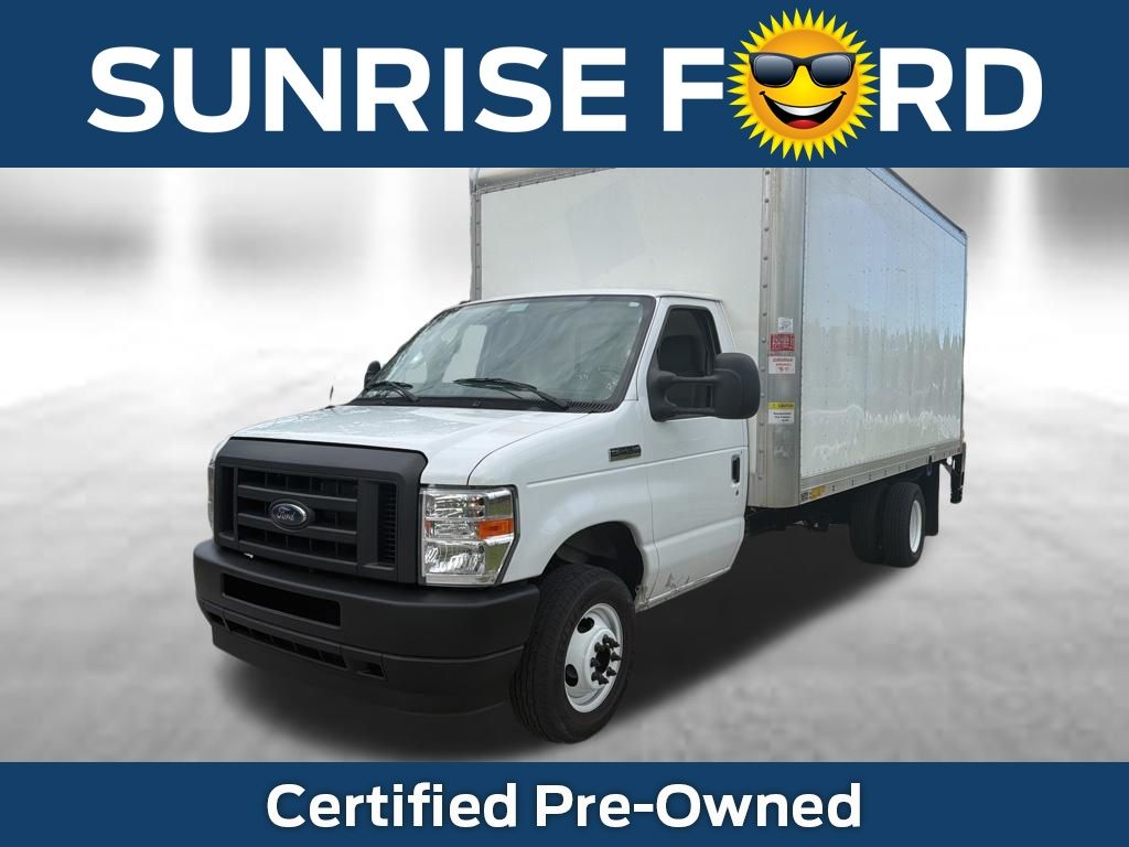  2024 Ford E-Series Chassis E-450 SD Cutaway 158 DRW RWD   